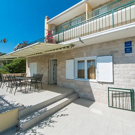 Guest house Double Room Brela 2717A 3*